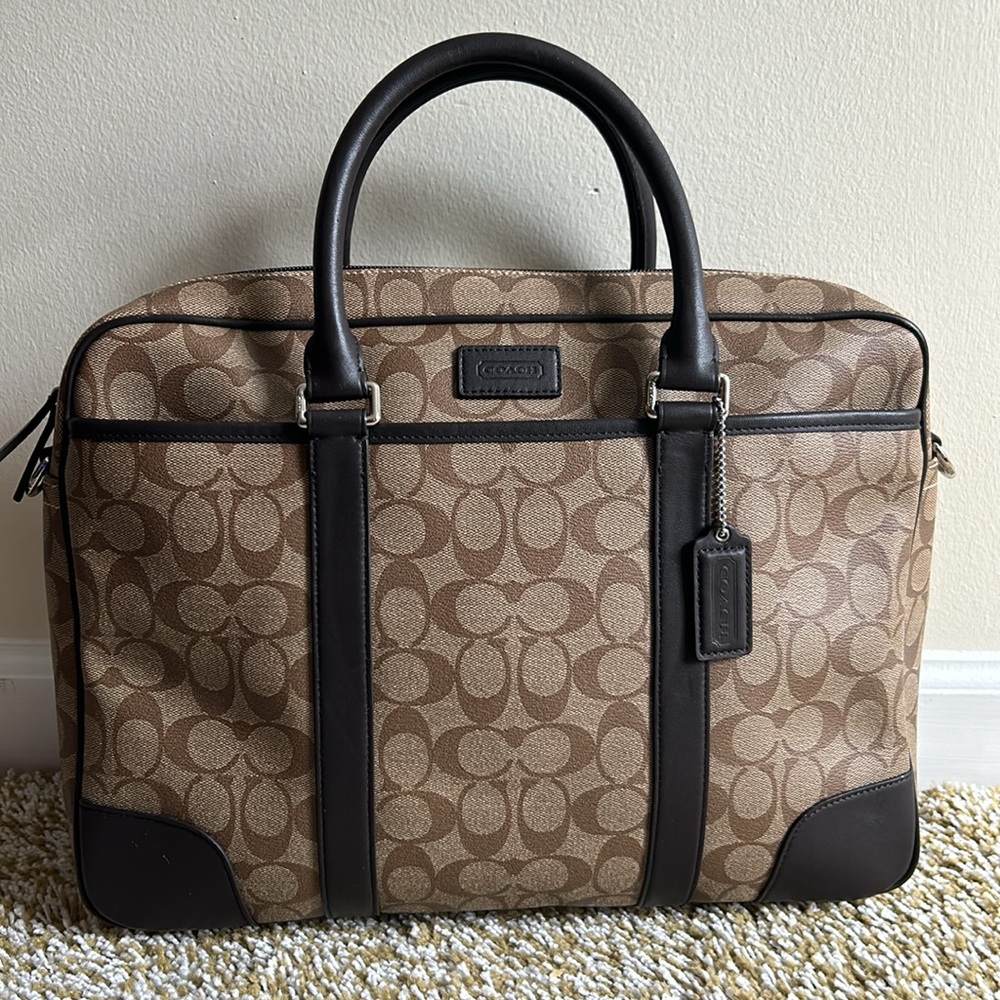 Coach - Picture 4 of 12